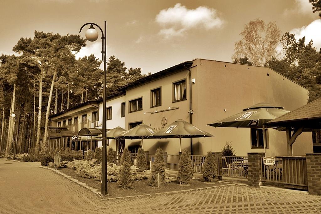 Santana Club Bed & Breakfast Велен Заобжански Екстериор снимка